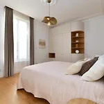 Large Apartment, Chic And Cozy -