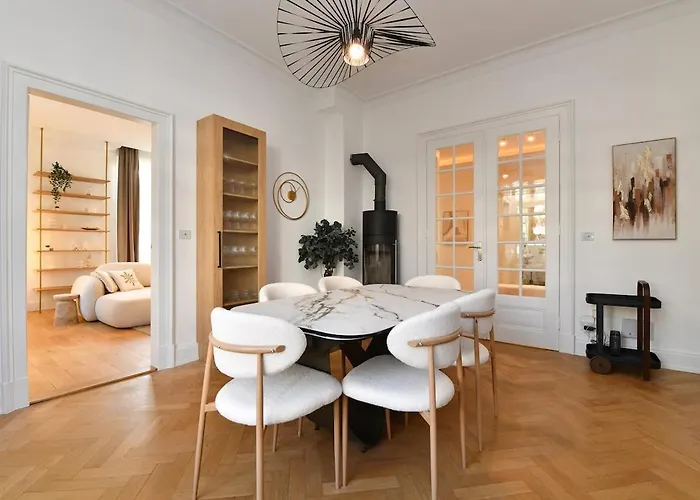 Lejlighed Large Apartment, Chic And Cozy - *