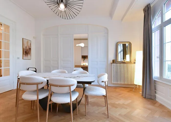 Large Apartment, Chic And Cozy - Lejlighed *